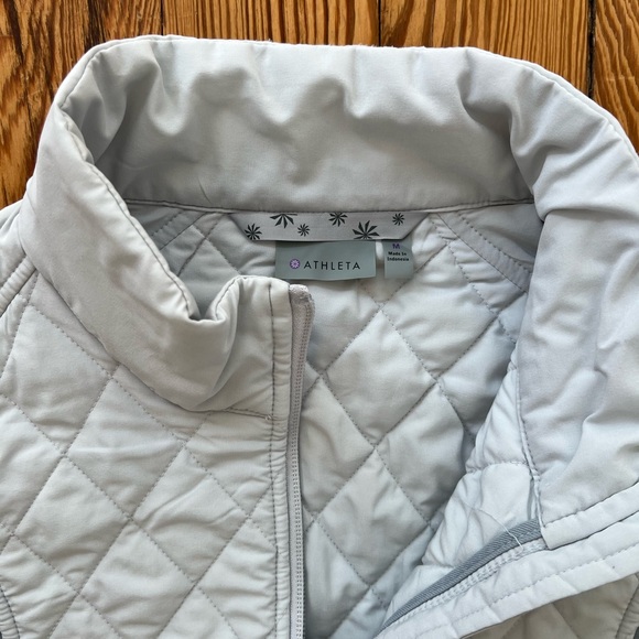 Athleta Light/Medium Grey Quilted Stretch Vest - Picture 2 of 3